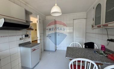 Arriendo Casa San Carlos Apoquindo 4D+3B