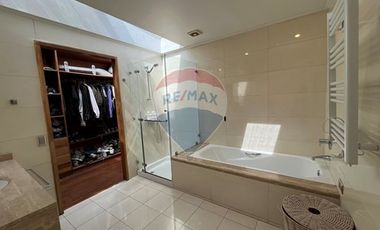 Linda Casa en Comunidad Castillo Velasco