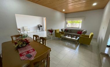 Casa en venta con area de lote de 309 m2 barrio la Julia Monteria