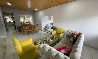 Casa en venta con area de lote de 309 m2 barrio la Julia Monteria