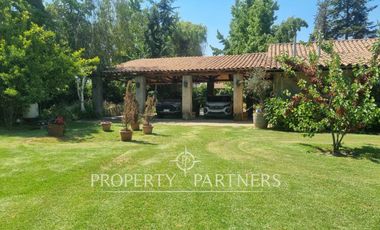 Hermosa Propiedad en en arriendo en exclusivo sector del Llano de Pirque