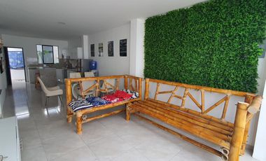 Moderna Casa en Costa Azul