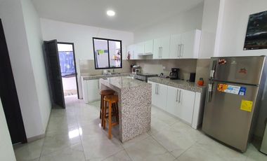 Moderna Casa en Costa Azul