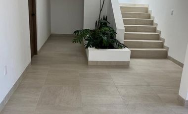 CASA EN RENTA EN REAL JURIQUILLA