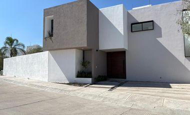 CASA EN RENTA EN REAL JURIQUILLA