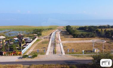 Terrenos Habitacionales y Comerciales en venta a pie del lago de Chapala