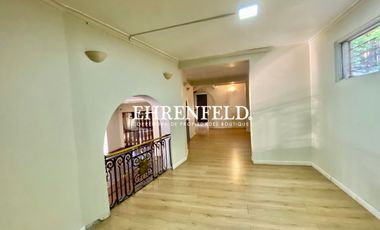 Alvaro Casanova, La Reina, Santiago. Casa habitacional y comercial.