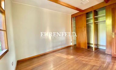 Alvaro Casanova, La Reina, Santiago. Casa habitacional y comercial.