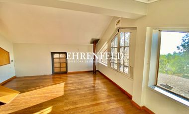 Alvaro Casanova, La Reina, Santiago. Casa habitacional y comercial.