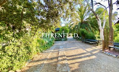 Alvaro Casanova, La Reina, Santiago. Casa habitacional y comercial.