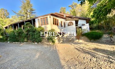 Alvaro Casanova, La Reina, Santiago. Casa habitacional y comercial.
