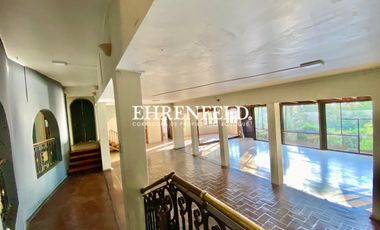 Alvaro Casanova, La Reina, Santiago. Casa habitacional y comercial.