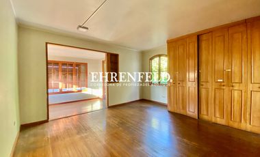 Alvaro Casanova, La Reina, Santiago. Casa habitacional y comercial.