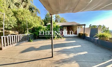 Alvaro Casanova, La Reina, Santiago. Casa habitacional y comercial.