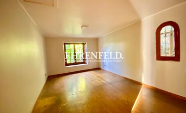 Alvaro Casanova, La Reina, Santiago. Casa habitacional y comercial.