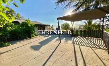 Alvaro Casanova, La Reina, Santiago. Casa habitacional y comercial.