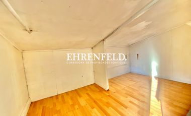 Alvaro Casanova, La Reina, Santiago. Casa habitacional y comercial.