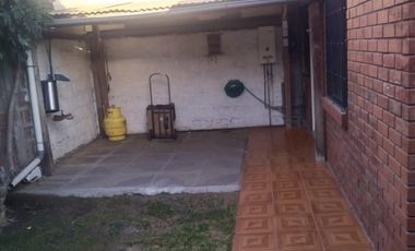 ARRIENDO CASA CENTRO DE MELIPILLA 2D ESTAC