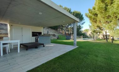 BARRIO DEPORTIVA 1 COSTA ESMERALDA ( Permuta)