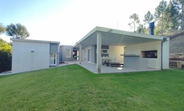 BARRIO DEPORTIVA 1 COSTA ESMERALDA ( Permuta)