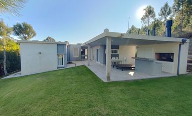 BARRIO DEPORTIVA 1 COSTA ESMERALDA ( Permuta)