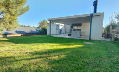 BARRIO DEPORTIVA 1 COSTA ESMERALDA ( Permuta)