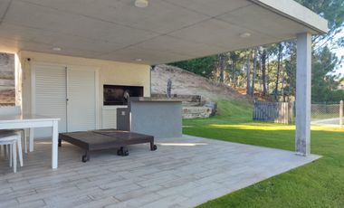 BARRIO DEPORTIVA 1 COSTA ESMERALDA ( Permuta)