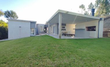 BARRIO DEPORTIVA 1 COSTA ESMERALDA ( Permuta)