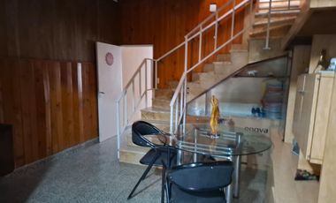 VENTA - Casa con local comercial, con cochera. Capitán Bermúdez, San Lorenzo.
