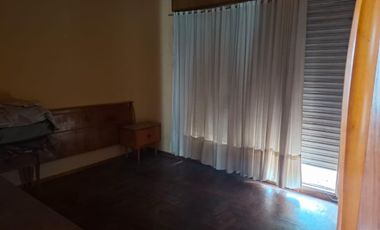 VENTA - Casa con local comercial, con cochera. Capitán Bermúdez, San Lorenzo.