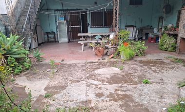 VENTA - Casa con local comercial, con cochera. Capitán Bermúdez, San Lorenzo.