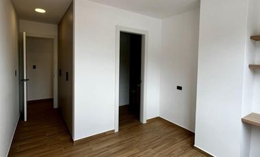 RENTA DEPARTAMENTO 2 DORMITORIOS CON TERRAZA  EN CUMBAYA YANAZARAPA AF