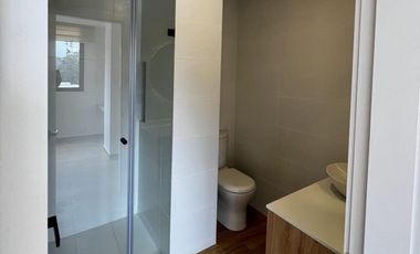 RENTA DEPARTAMENTO 2 DORMITORIOS CON TERRAZA  EN CUMBAYA YANAZARAPA AF