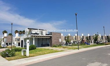 CASA EN RENTA EN SAN JUAN DEL RIO EN PEDREGAL DEL RIO LESLIE