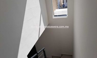 CASA EN RENTA EN SAN JUAN DEL RIO EN PEDREGAL DEL RIO LESLIE