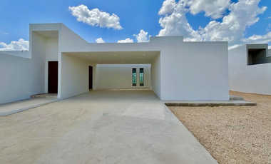 CASA EN VENTA EN MÉRIDA CON 1,043.96 M2 DE TERRENO EN DZITYÁ