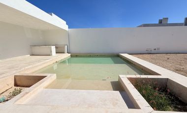 CASA EN VENTA EN MÉRIDA CON 1,043.96 M2 DE TERRENO EN DZITYÁ