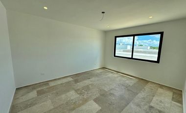 CASA EN VENTA EN MÉRIDA CON 1,043.96 M2 DE TERRENO EN DZITYÁ