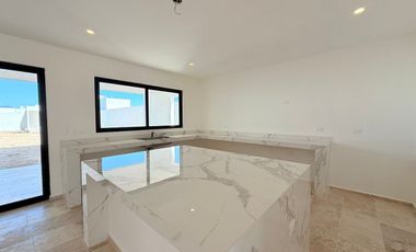 CASA EN VENTA EN MÉRIDA CON 1,043.96 M2 DE TERRENO EN DZITYÁ