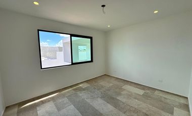 CASA EN VENTA EN MÉRIDA CON 1,043.96 M2 DE TERRENO EN DZITYÁ