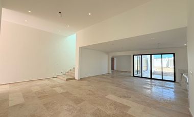 CASA EN VENTA EN MÉRIDA CON 1,043.96 M2 DE TERRENO EN DZITYÁ