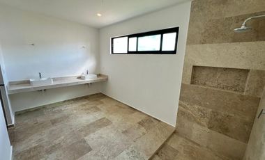 CASA EN VENTA EN MÉRIDA CON 1,043.96 M2 DE TERRENO EN DZITYÁ