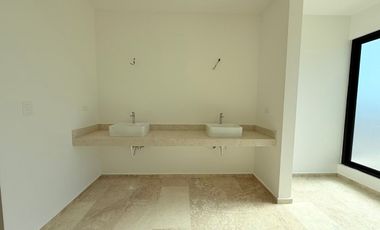 CASA EN VENTA EN MÉRIDA CON 1,043.96 M2 DE TERRENO EN DZITYÁ