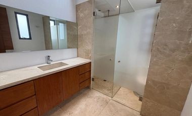 RESIDENCIA DE LUJO EN BOSQUES DEL LAGO