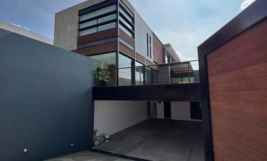 RESIDENCIA DE LUJO EN BOSQUES DEL LAGO