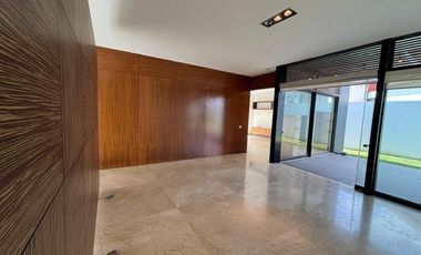 RESIDENCIA DE LUJO EN BOSQUES DEL LAGO