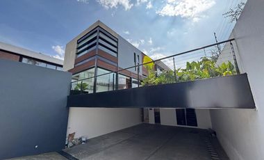 RESIDENCIA DE LUJO EN BOSQUES DEL LAGO