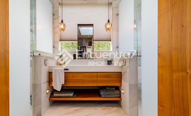 Casa en Cerrada La Cañada, dentro de Bosque Real