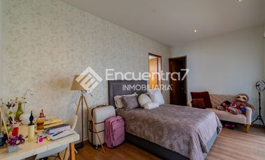 Casa en Cerrada La Cañada, dentro de Bosque Real