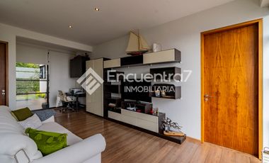 Casa en Cerrada La Cañada, dentro de Bosque Real